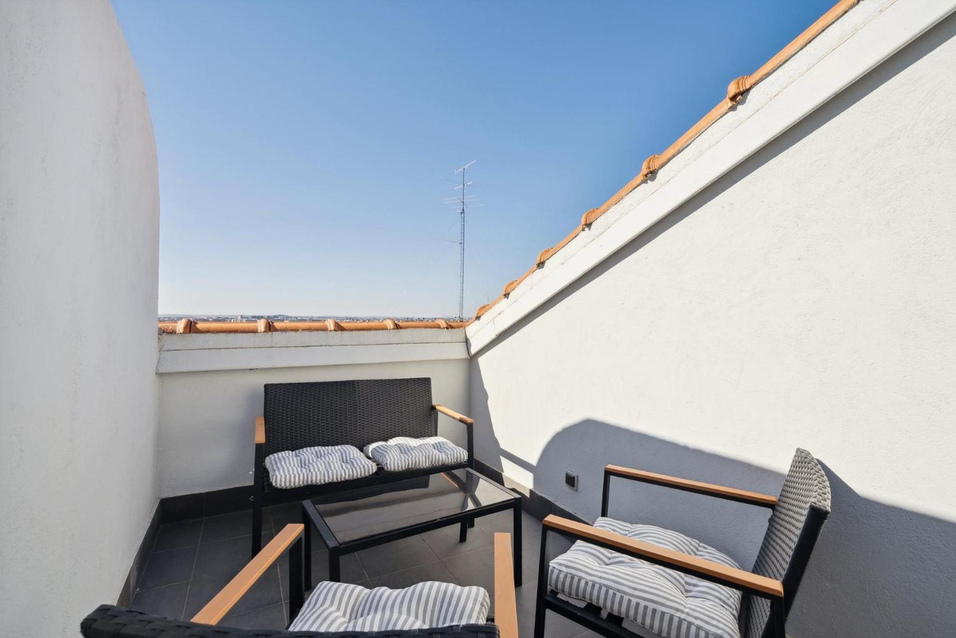 Limehome Madrid Calle De Santa Ana - Estancia Temporal Exterior photo